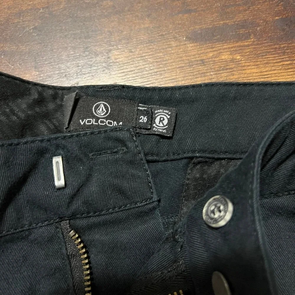 Volcom black shorts size 26 325.5